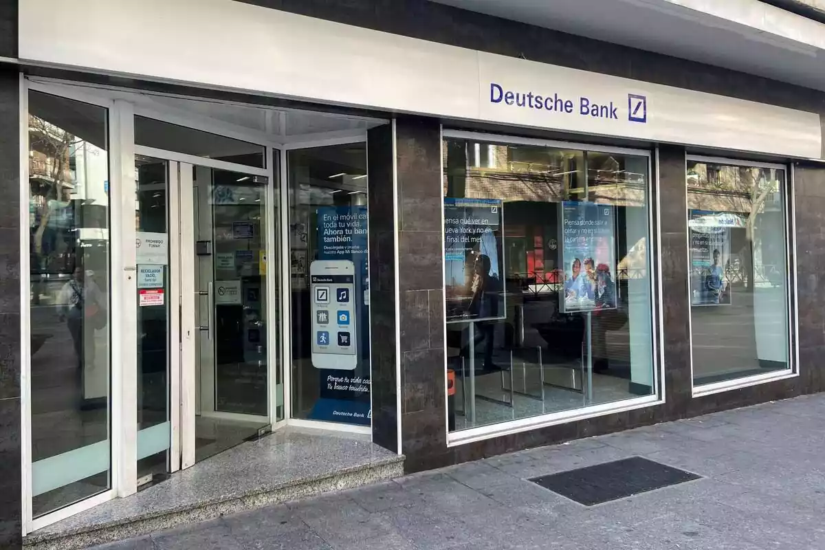 Exterior d´una oficina de Deutsche Bank